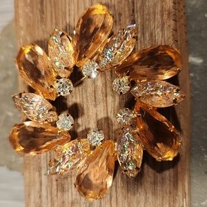 Vintage Peach Colored Brooch.  Goldtone Beautiful!